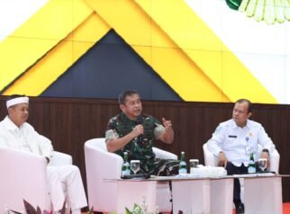 TNI AD dan Pemprov Jabar Satukan Langkah Atasi Sampah dan Antisipasi Kemarau Panjang JAKARTA, Matanews — TNI Angkatan Darat bersama Pemerintah Provinsi Jawa Barat memperkuat kolaborasi dalam penanganan sampah terpadu dan mitigasi dampak kemarau panjang melalui Rapat Koordinasi yang digelar di Aula Jenderal Besar A.H. Nasution, Markas Besar Angkatan Darat