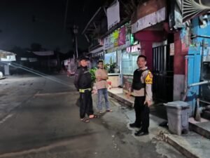 Kapolsek Citamiang Pimpin langsung Operasi MalamSUKABUMI, Matanews — Demi memastikan warga tertidur pulas dan beraktivitas dengan aman, jajaran Polsek Citamiang Polres Kota Sukabumi menggelar patroli