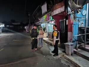 Kapolsek Citamiang Pimpin langsung Operasi MalamSUKABUMI, Matanews — Demi memastikan warga tertidur pulas dan beraktivitas dengan aman, jajaran Polsek Citamiang Polres Kota Sukabumi menggelar patroli
