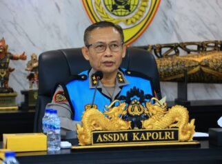 Polri Tegaskan Rekrutmen Akpol 2026 Hanya Melalui Jalur Reguler Nasional, Tidak Ada Kuota Khusus maupun Titipan JAKARTA, Matanews – Asisten Kapolri Bidang Sumber Daya Manusia (As SDM Kapolri), Irjen Pol. Anwar, S.I.K., M.Si., menegaskan bahwa proses penerimaan Taruna dan Taruni Akademi Kepolisian (Akpol) Tahun Anggaran 2026